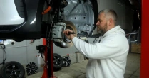 РОЗІБРАЛИ TOYOTA BZ4X! Технічний огляд