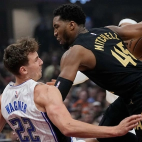 Денвер в небезпеці, Едвардс — новий Джордан (?) та усі підсумки тижня в плей-офф НБА