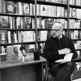 Андрій Бондар читає «І тим, що в гробах»