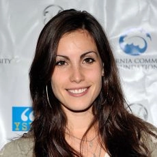 Carly Pope