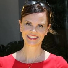 Kiersten Warren