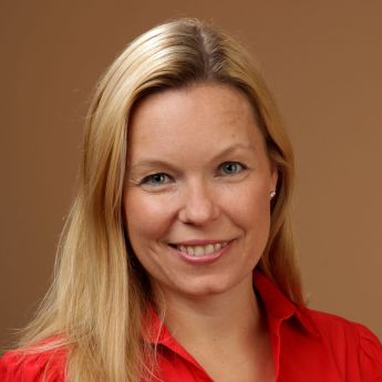 Памела Тола