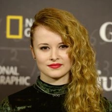 Shannon Tarbet