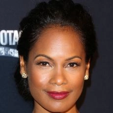 Robinne Lee