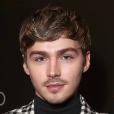 Miles Heizer