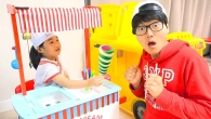 Boram and Conan pretend play Ice Cream Shop