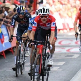 О'Коннор — фаворит Вуельти. Чи не тупанула Бора?